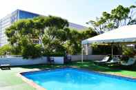 Swimming Pool Novotel Sydney on Darling Harbour