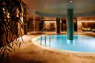 Swimming Pool Clarion Hotel The Hub