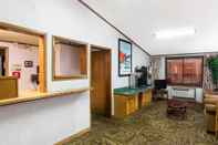 Lobby Howard Johnson by Wyndham Wilmington