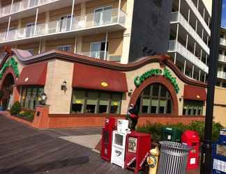 Exterior 2 Days Inn by Wyndham Atlantic City Oceanfront-Boardwalk