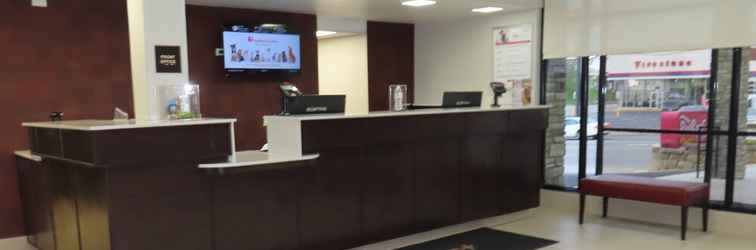 Lobi Red Roof Inn PLUS+ & Suites Erie