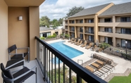 Bedroom 2 Courtyard by Marriott Savannah Midtown