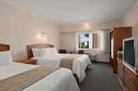 Bedroom Travelodge by Wyndham Kamloops