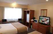 Bedroom 3 Travelodge by Wyndham Kamloops