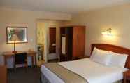 Bedroom 4 Travelodge by Wyndham Kamloops