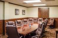 Functional Hall Quality Inn & Suites Pensacola Bayview