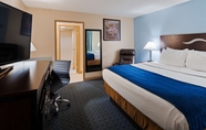 Bedroom 5 SureStay Hotel by Best Western Bardstown General Nelson