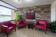 Lobby Red Roof Inn Kenly – I-95