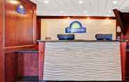 Lobi 4 Days Inn by Wyndham Ann Arbor