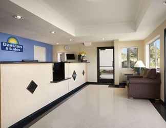 Lobby 2 Days Inn & Suites by Wyndham Rancho Cordova