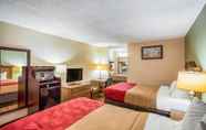 Bedroom 4 Econo Lodge Huntington - Barboursville University Area