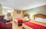 Bedroom 5 Econo Lodge Huntington - Barboursville University Area