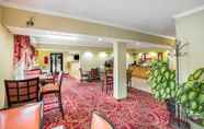 Lobby 3 Econo Lodge Huntington - Barboursville University Area