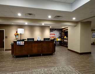 Lobi 2 Hampton Inn Green Bay Downtown