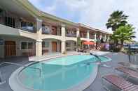 Swimming Pool Best Western Santee Lodge