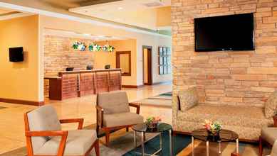 Lobby 4 DoubleTree by Hilton Collinsville - St. Louis