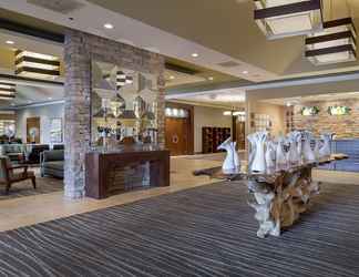 Lobby 2 DoubleTree by Hilton Collinsville - St. Louis