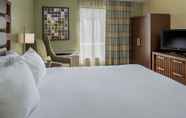 Bedroom 6 DoubleTree by Hilton Collinsville - St. Louis