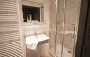 In-room Bathroom 7 Fletcher Hotel-Restaurant Hellendoorn