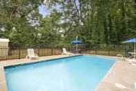 Swimming Pool Days Inn by Wyndham Atlanta Stone Mountain