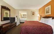 Bedroom 3 Days Inn by Wyndham Atlanta Stone Mountain