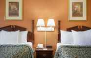 Bedroom 4 Days Inn by Wyndham Atlanta Stone Mountain