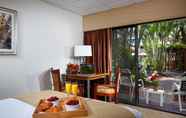 Kamar Tidur 6 Best Western Naples Inn & Suites