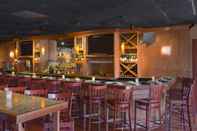 Quầy bar, cafe và phòng lounge Fairfield Inn & Suites by Marriott Paramus