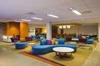 Lobby Fairfield Inn & Suites by Marriott Paramus