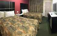 Bedroom 4 Days Inn by Wyndham Oroville