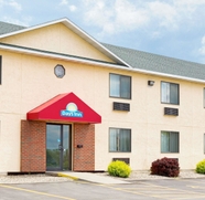 Exterior 2 Econo Lodge Inn & Suites