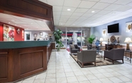 Sảnh chờ 2 Ramada by Wyndham & Suites Warner Robins