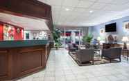 ล็อบบี้ 2 Ramada by Wyndham & Suites Warner Robins