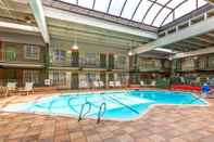 Swimming Pool Clarion Inn Frederick Event Center