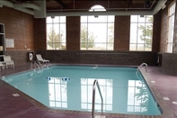 Swimming Pool Quality Inn and Suites