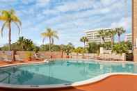 Kolam Renang Ramada by Wyndham Tampa Westshore