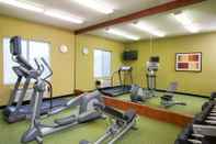 Fitness Center HomeTowne Studios by Red Roof East Lansing - Okemos