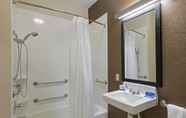 In-room Bathroom 7 Fairfield Inn & Suites by Marriott Bloomington