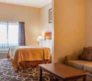 Kamar Tidur 2 Quality Hotel & Suites At The Falls