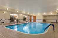 Swimming Pool Fairfield Inn & Suites Stillwater