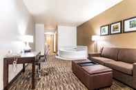 Ruang Umum Comfort Suites Portland Airport