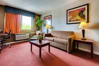 Common Space Orangewood Inn & Suites Midtown