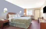 Bedroom 6 Days Inn by Wyndham Ruidoso Downs