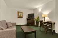 Common Space Comfort Inn & Suites Downtown Edmonton