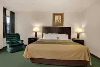 Bedroom 4 Comfort Inn & Suites Downtown Edmonton