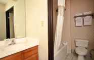 In-room Bathroom 6 All Season Suites