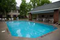 Swimming Pool All Season Suites