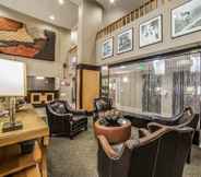 Lobby 4 Comfort Suites Ogden Conference Center