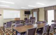 Functional Hall 3 Quality Inn Crossville Near Cumberland Mountain State Park