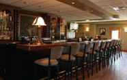Bar, Kafe dan Lounge 2 Nuks Executive Suites